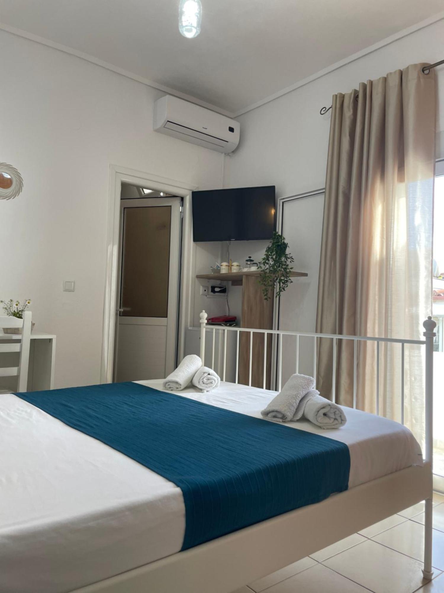 White Studios Himare Esterno foto