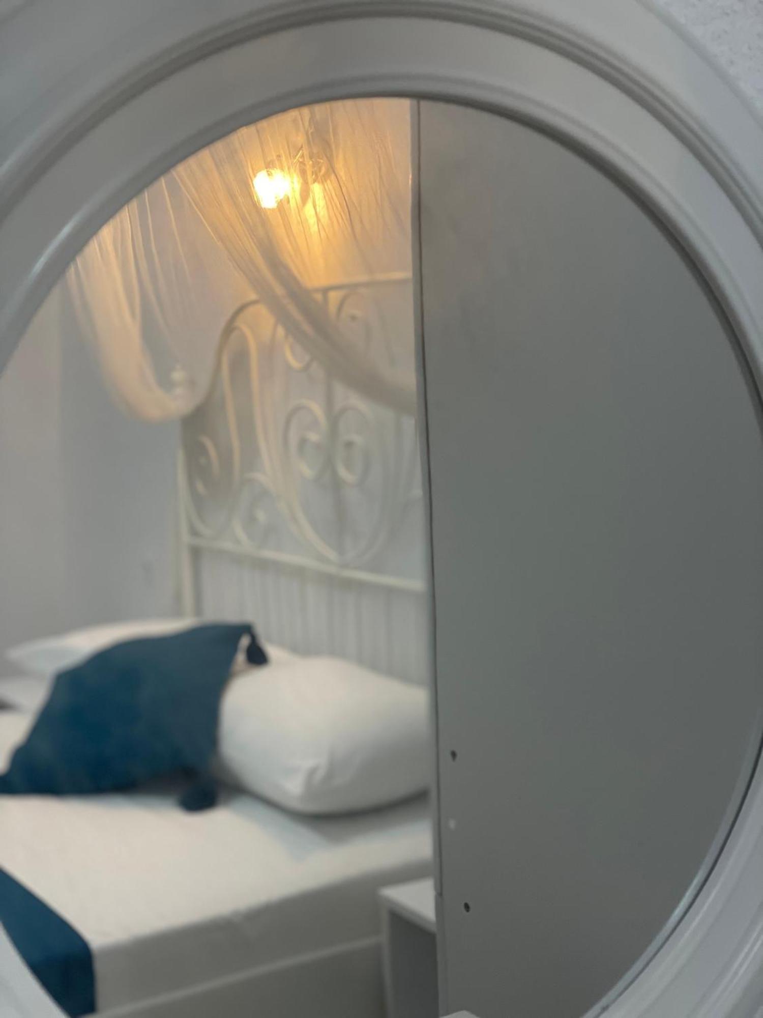 White Studios Himare Esterno foto