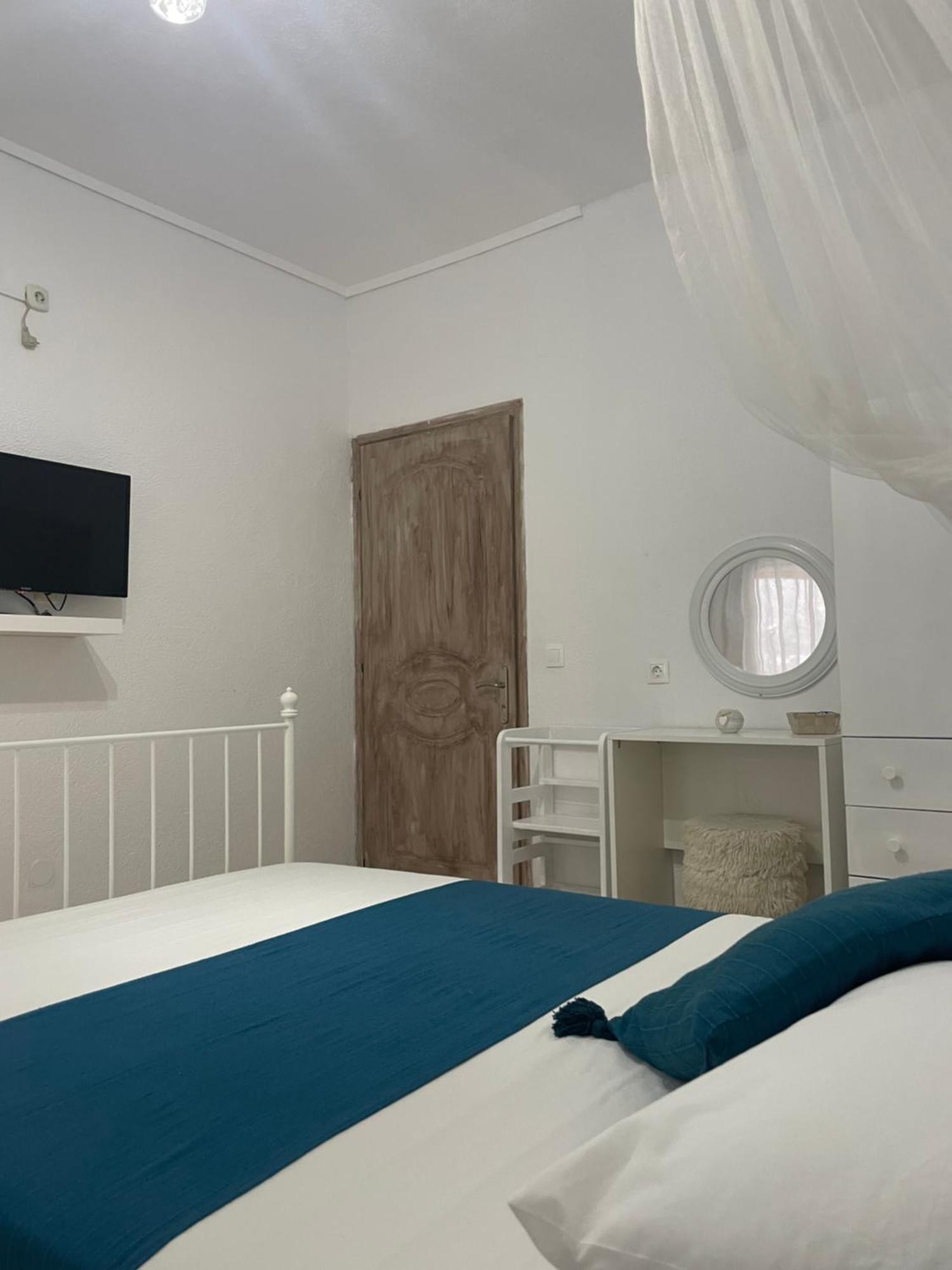 White Studios Himare Esterno foto