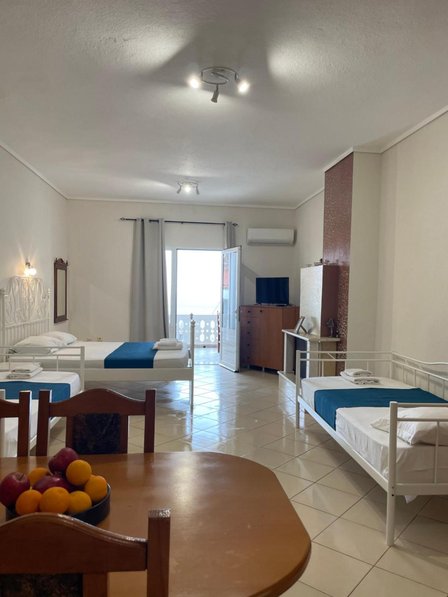 White Studios Himare Esterno foto