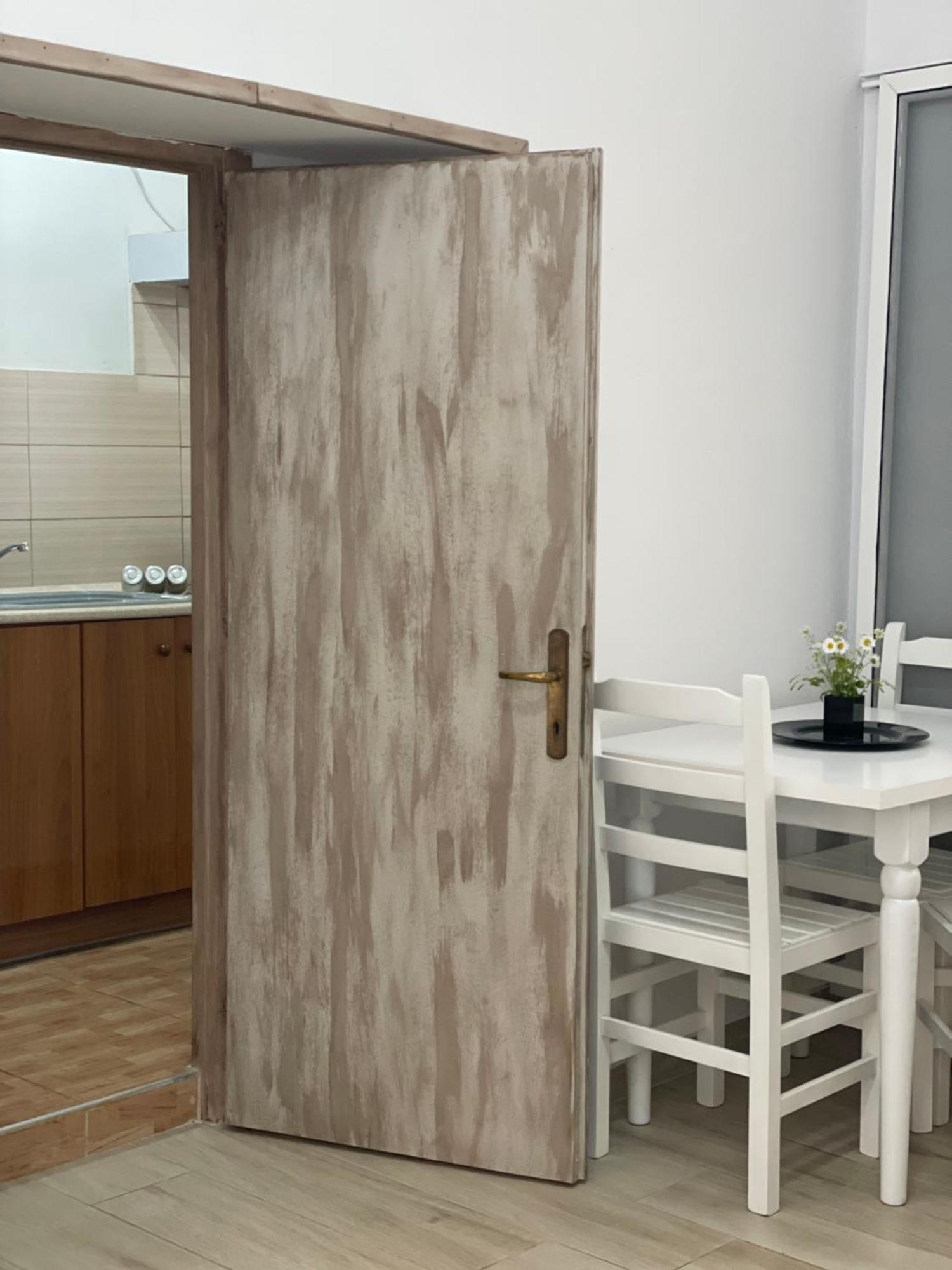 White Studios Himare Esterno foto