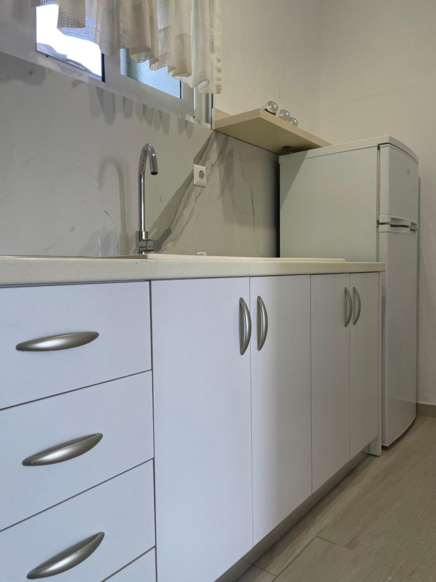 White Studios Himare Esterno foto